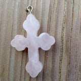 Pendente Cruz de Quartz Rosa | Rose Quartz Cross Pendant