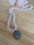 Colar em Quartzo Rosa com OM e Ganesha | Rose Quartz Necklace OM /Ganesha